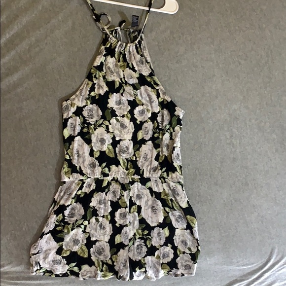 Romper - Picture 1 of 1